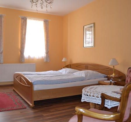 Apartmenthaus Im Augustinern เควดลินบวร์ก ภายนอก รูปภาพ
