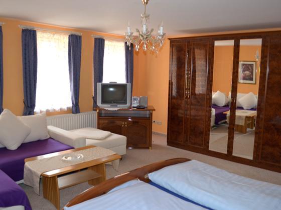 Apartmenthaus Im Augustinern เควดลินบวร์ก ภายนอก รูปภาพ