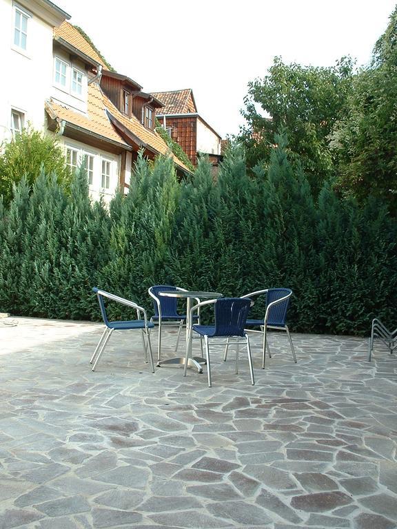 Apartmenthaus Im Augustinern เควดลินบวร์ก ภายนอก รูปภาพ