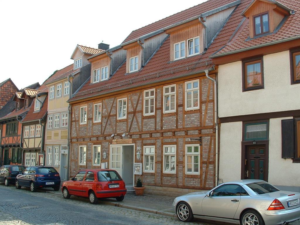 Apartmenthaus Im Augustinern เควดลินบวร์ก ภายนอก รูปภาพ